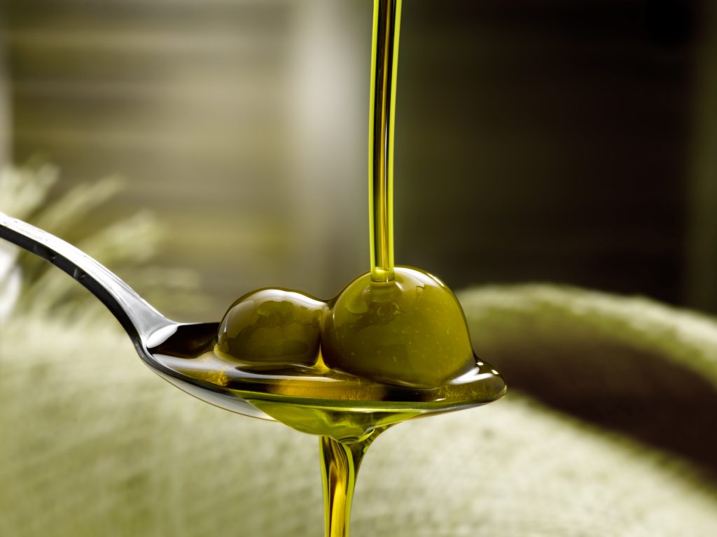 Olio extravergine d'oliva prodotto dall'agriturismo Pie d'Ulivo a Bosco